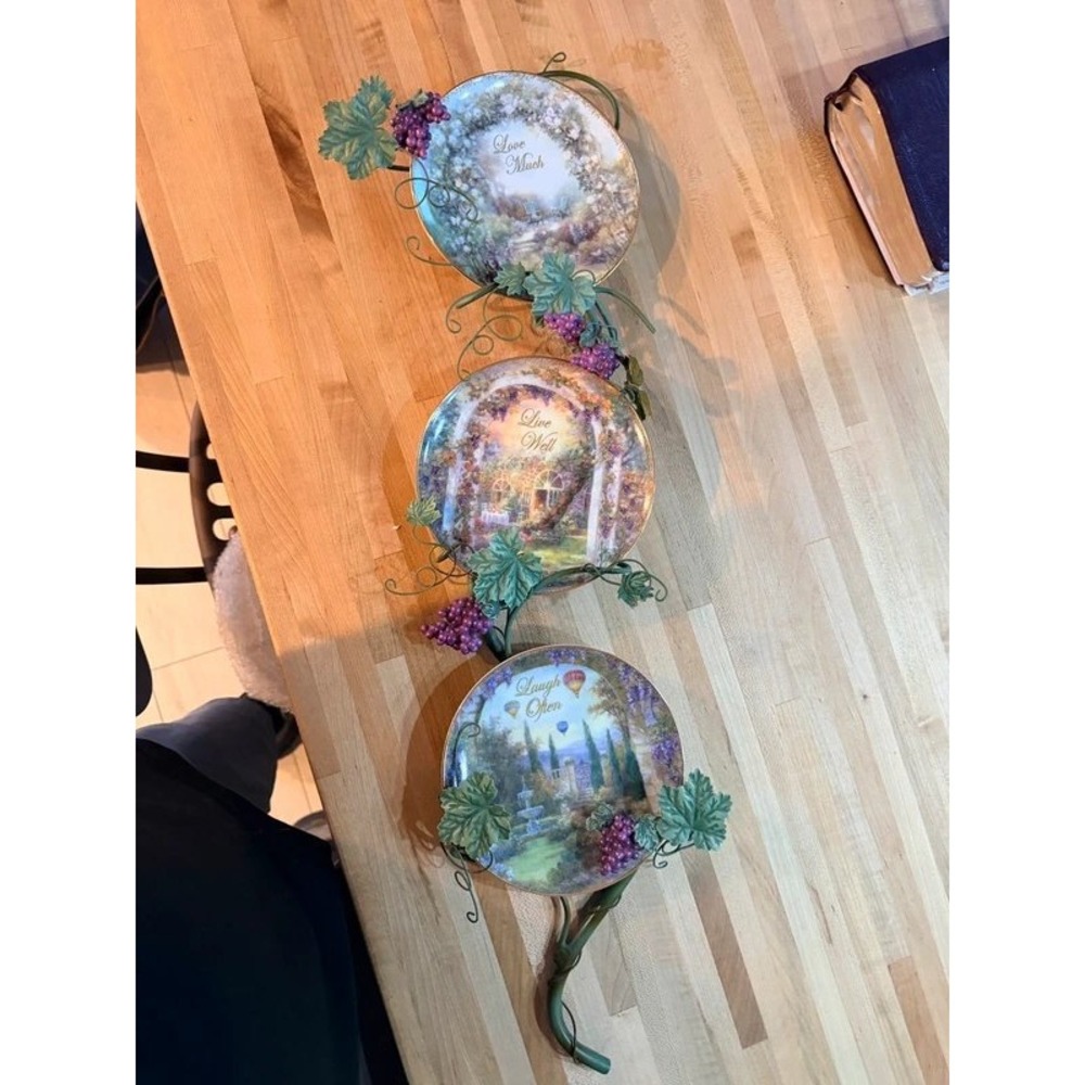 Lena Liu Celebration of Life Bradford Exchange 3 Plate Set with Grape Vine Rack